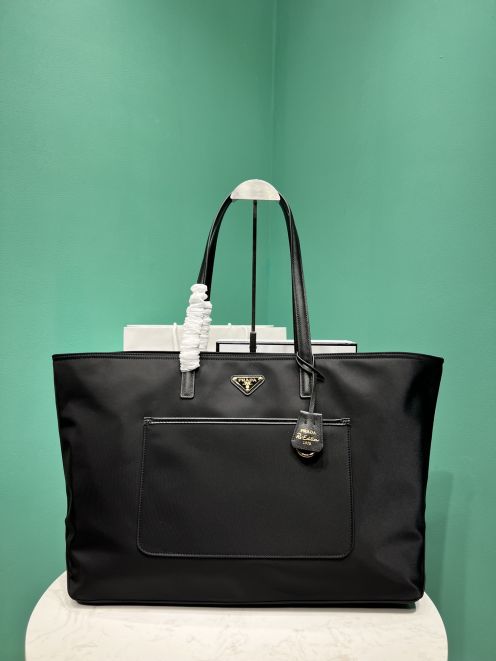 新着アイテムが入荷しました！プラダ バッグ 品質Ｎ級品 トートバッグ 持ちバッグ ナイロン 大容量 実用 ファッション ブラック