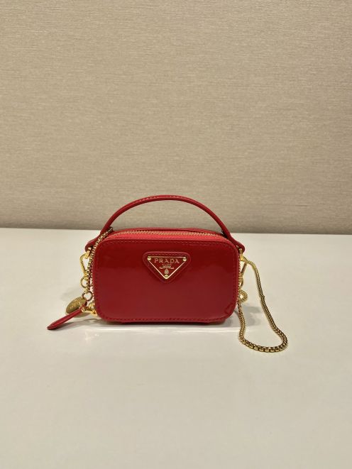お値打ち価格 プラダバッグ 定番激安通販 牛革 ミニバッグ チェーンバッグ 切り替え 可愛いバッグ レディース レッド