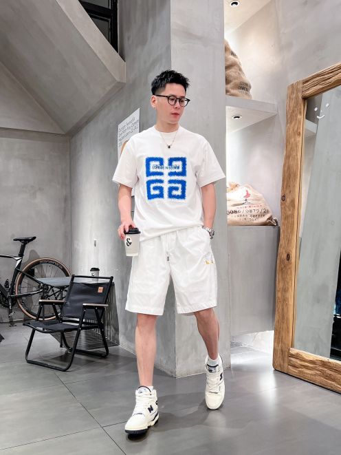 目を引く存在感 フェンディ パンツ レディース激安通販 ショットパンツ 短パン シンプル 品質保証 ファッション 多い色可選 ホワイト
