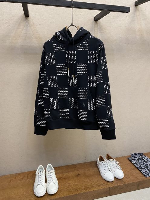 おつとめ品 ルイヴィトンパーカー黒スーパーコピートップス  純綿 大人気  柔らかい フード付き ブラック