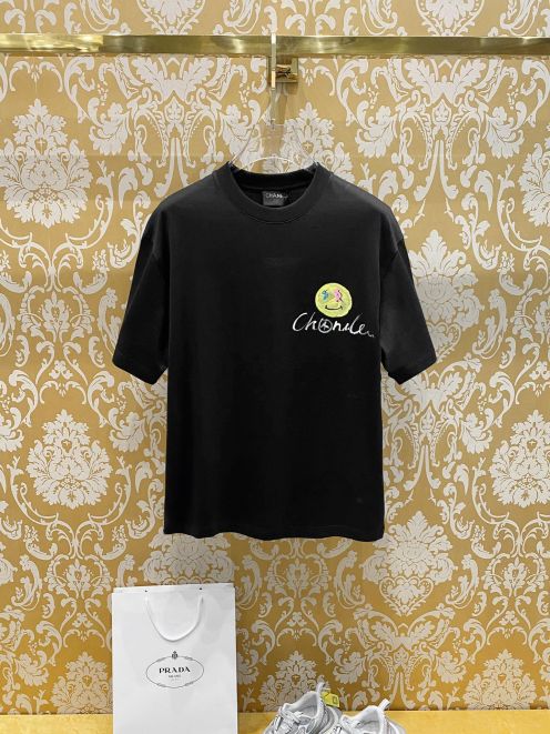 chanel t シャツ ピンクスーパーコピー 笑顔プリント シンプル 純綿 トップス 半袖 裏にロゴプリント 男女兼用 ブラック