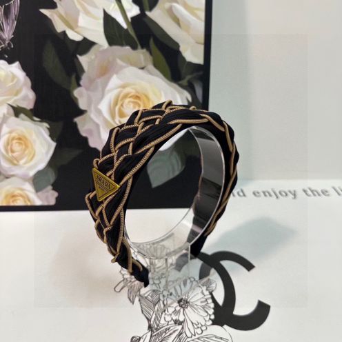 超激得の新品 プラダ カチューシャ ノベルティコピー 幅広 ヘアバンド 髪留め ファッション 3色可選 ブラック