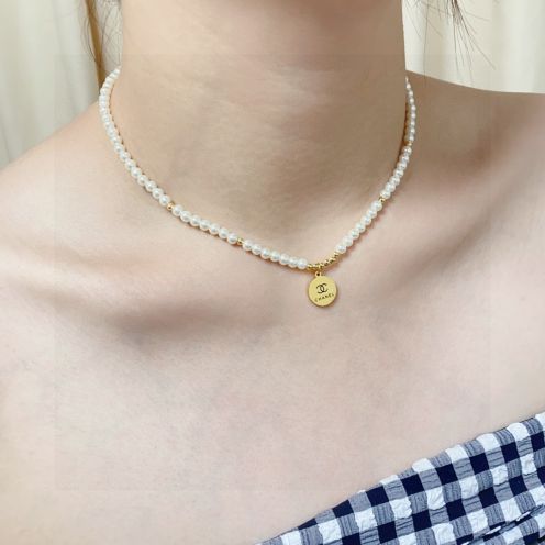 シャネル ペンダントスーパーコピー 真珠ネックレス 優雅 女性 高品質な シャネル風 ホワイト