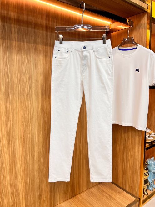 ジーンズバーバリーコピー 人気新品 カジュアルパンツ デニム素材 ズボン 弾性がいい ホワイト