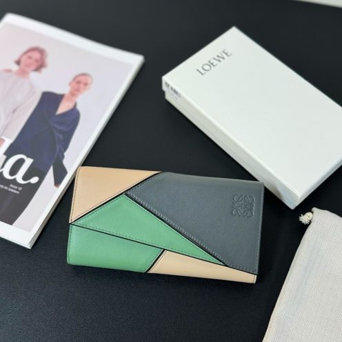 ロエベ財布 お直し偽物 長財布 レザー 牛革 優雅レディ 収納ケース グリーン