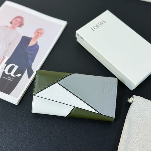 ロエベ財布 お直しコピー 長財布 レザー 牛革 優雅レディ 収納ケース グレー