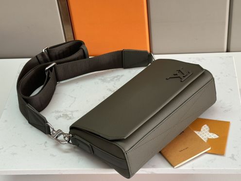 ヴィトン バッグ 色移りスーパーコピー シンプル 斜め掛けバッグ プリント レザー 牛革 M25125 ベージュ色