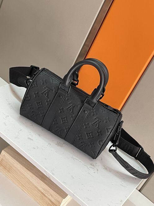 LV 人気新作 ヴィトン バッグ 軽い偽物 斜め掛けバッグ レザー 牛革 ミニバッグ ファッション M20900 ブラック