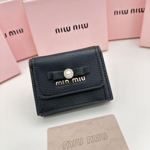 ミュウミュウ財布 安い激安通販 レザー 精巧な 牛革 三つ折り miumiu 5235  シンプル ブラック