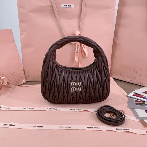 miumiu ナッパ クリスタル偽物 ハンドバッグ 牛革 レザー 優雅 可愛い 5BC125 ブラック