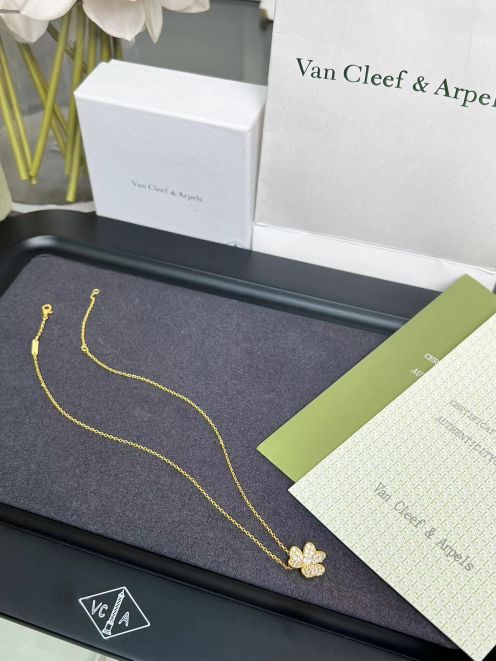 VCAヴァンクリーフアーペル オンベルＮ級品 ネックレス シルバー 優雅 18kゴールド レディース 