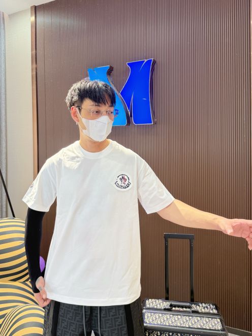 モンクレールtシャツ サイズ感偽物 通気性いい トップス 純綿 プリント 半袖 ホワイト