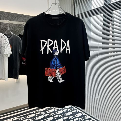 prada ティー シャツ偽物 半袖Ｔシャツ トップス プリント 純綿 ゆったり 通気性いい ブラック