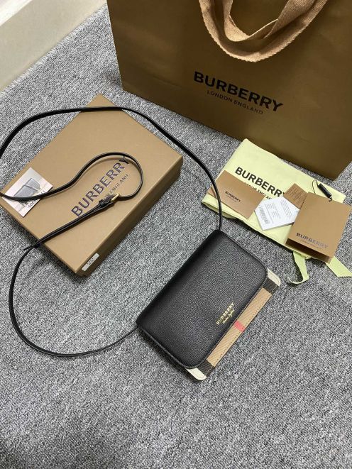 burberry ショルダー バッグ レディスーパーコピー レザー 優雅 本革 斜め掛けバッグ ブラック