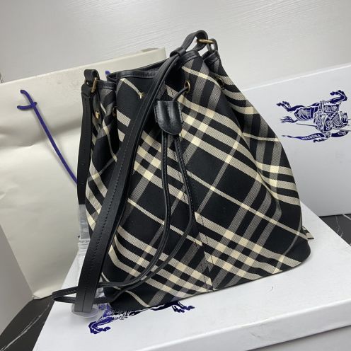 お洒落 バーバリー かご バッグスーパーコピー レザー 牛革 バックバッグ ブラック