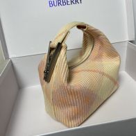 burberry バック偽物 ハンドバッグ 弁当バッグ レザー 優雅レディ ファッション感 ベージュ色