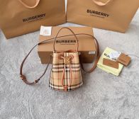 burberry ショルダー バッグスーパーコピー 可愛いバッグ 斜め掛け可 本革 レザー ブラウン