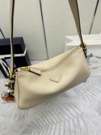 高級感溢れる プラダバック 黒Ｎ級品 高級感  ハンドバッグ 牛革 1BC229 杏色