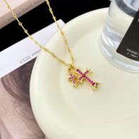 2025年のお買い得品 クロムハーツネックレスチェーンスーパーコピー 十字架 優雅レディ 22kゴールド