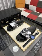 ルイヴィトン モノグラムサンダルスーパーコピー 人気 ゆったり スリッパ ハンサム ブラック