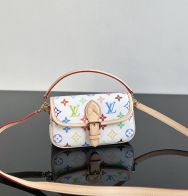 LV ルイヴィトンバッグ 草間彌生スーパーコピー 斜め掛け ハンドバッグ 優雅 柔らかい ホワイト