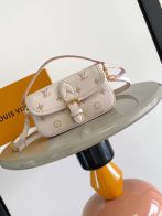 ルイヴィトン ハンドバッグ 白スーパーコピー M13642 レザー 本革 斜め掛けバッグ 優雅 杏色
