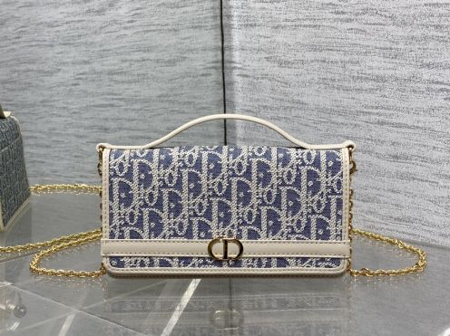 魅力的なdior サドル バッグスーパーコピー 優雅レディ 斜め掛けバッグ 本革 花柄 レザー ブルー