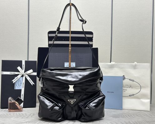 プラダバッグ 色あせコピー バックバッグ 旅行 シンプル 牛革 レザー 柔軟 2VD062 ブラック