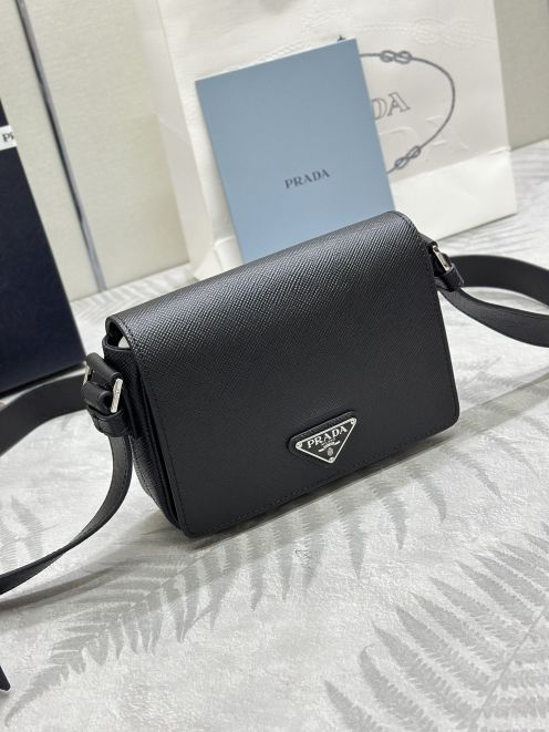 プラダバッグ お直しＮ級品 牛革 レザー 斜め掛けバッグ シンプル 2VD065 ブラック
