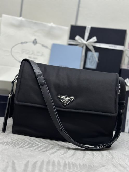 プラダバッグ 結婚式Ｎ級品 斜め掛けバッグ 牛革 レザー 柔らかい 1BD256 ブラック