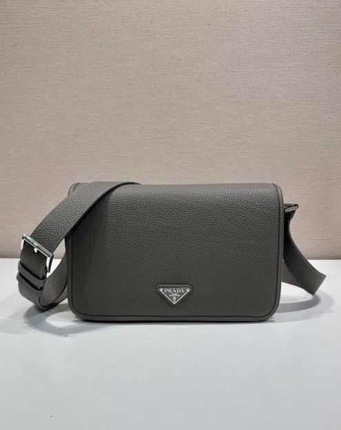 コメ兵 プラダバッグ偽物 優雅 シンプル 斜め掛けバッグ 本革 レザー 柔軟 2VD075 グレー