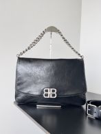 最新作品 バレンシアガ リュック レディＮ級品 牛革 レザー ハンドバッグ 斜め掛けバッグ ブラック