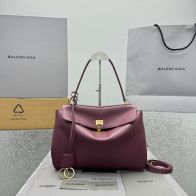 最新到着‼バレンシアガ バックスーパーコピー 本革 レザー ハンドバッグ 中サイズ 92866 レッド