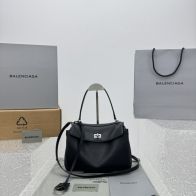 バレンシアガ ショルダー バッグスーパーコピー 本革 レザー ハンドバッグ 大容量 92866 ブラック