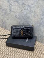 お買い得なイブ サン ローラン ハンドバッグ偽物 斜め掛けバッグ 本革 635095 ブラック