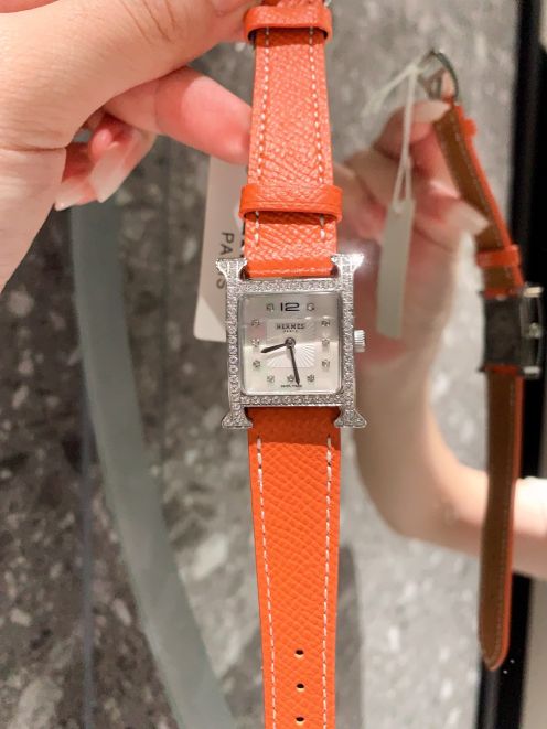エルメス 時計 ピラミッドスーパーコピー シンプル 牛革 優雅 H形ケース ウォッチ 腕時計 オレンジ色