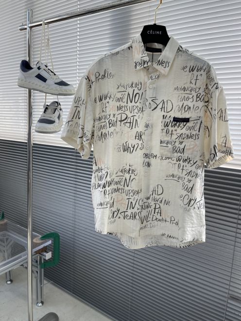 高級感溢れる LV ルイヴィトン評判スーパーコピー 短袖シャツ  ハンサム プリント 芸術感 ホワイト