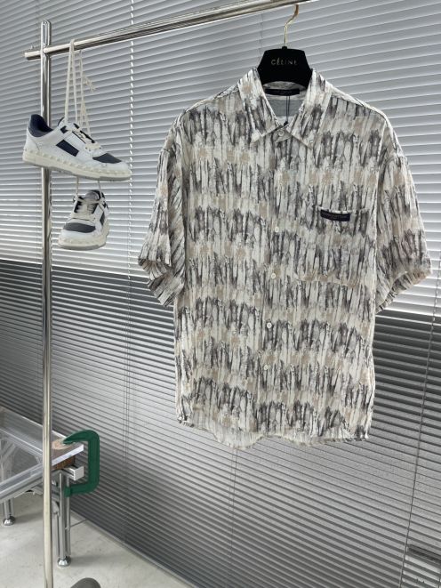 高級感溢れる LV ヴィトントップスＮ級品 短袖シャツ  ハンサム プリント 芸術感 グレー