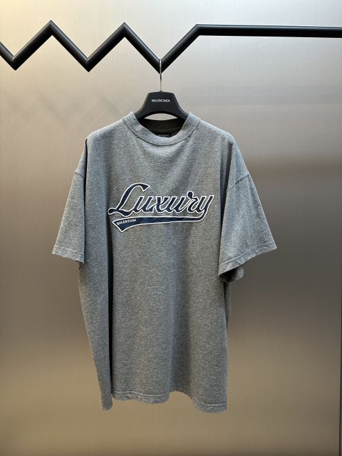 目を引く存在感 バレンシアガtシャツ 値段偽物 トップス 純綿 プリント 上質 ゆったり グレー