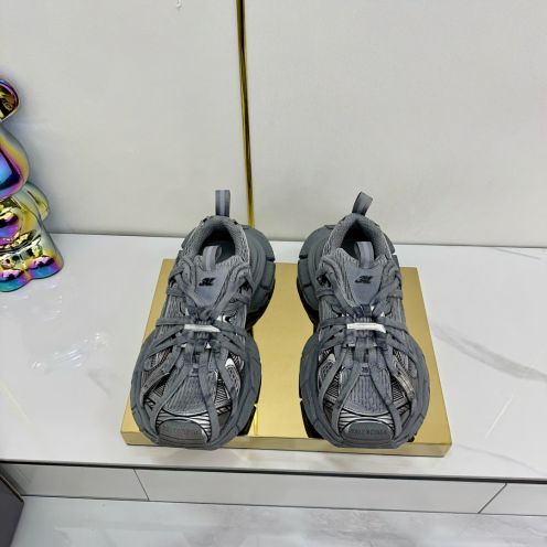 最新到着‼バレンシアガ ダービー シューズコピー 通気性いい スニーカー 運動 ランニング グレー
