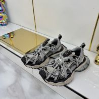 お値打ち価格 バレンシアガ スニーカー ブーツコピー シューズ 運動 ランニング 通気性いい ブラック