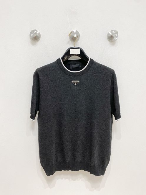 夏新品 プラダ t シャツ黒偽物 シンプル  純綿 トップス 上質 柔らかい 短袖 グレー