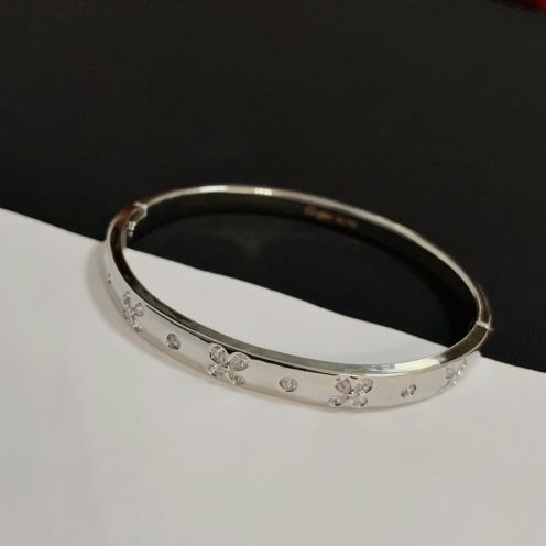 カルティエ AAA級レプリカ ダイヤモンド手链 高再現度モデル 高級感仕上げ 精密ディテール