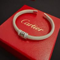カルティエ スーパーコピー LOVEダイヤ手镯 高級感仕上げ 精密ディテール 高再現度モデル