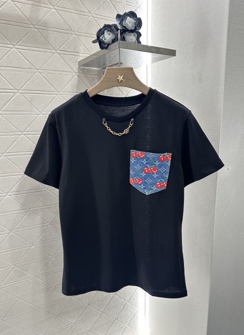 ルイヴィトン スーパーコピー チェリーポケットTシャツ 精密ディテール 夏の映えアイテム 高級感再現