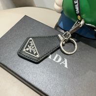 プラダ AAA級レプリカ レザーキーリング 高耐久メタル金具使用 上品ギフト最適