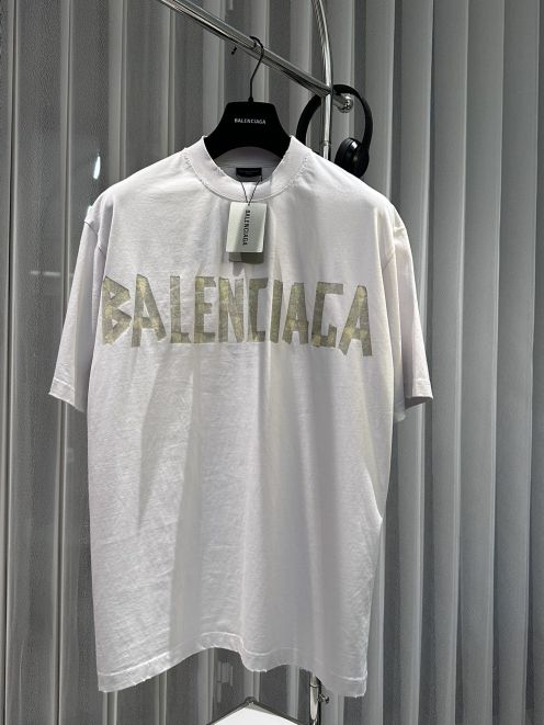 バレンシアガ 芸能人 愛用新作 美紋紙風アートTシャツ ストリート映え抜群