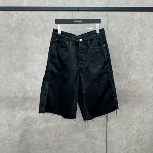 バレンシアガ 偽物 バレない再現度 25FW新作 オフワッペン伐木風デニムショーツ 粗野感×先鋭モード
