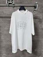 バレンシアガ AAA級レプリカ EMO風 ダメージカットTシャツ 退廃感あふれる芸術的デザイン