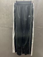 バレンシアガ 芸能人 着用注目 25SS ボーダーライン トラックパンツ